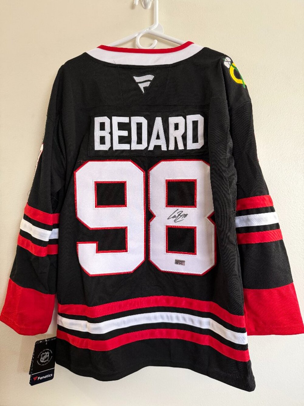 CONNOR BEDARD SIGNED CHICAGO BLACKHAWKS AUTOGRAPHED FANATICS JERSEY W/COA L 22-2
